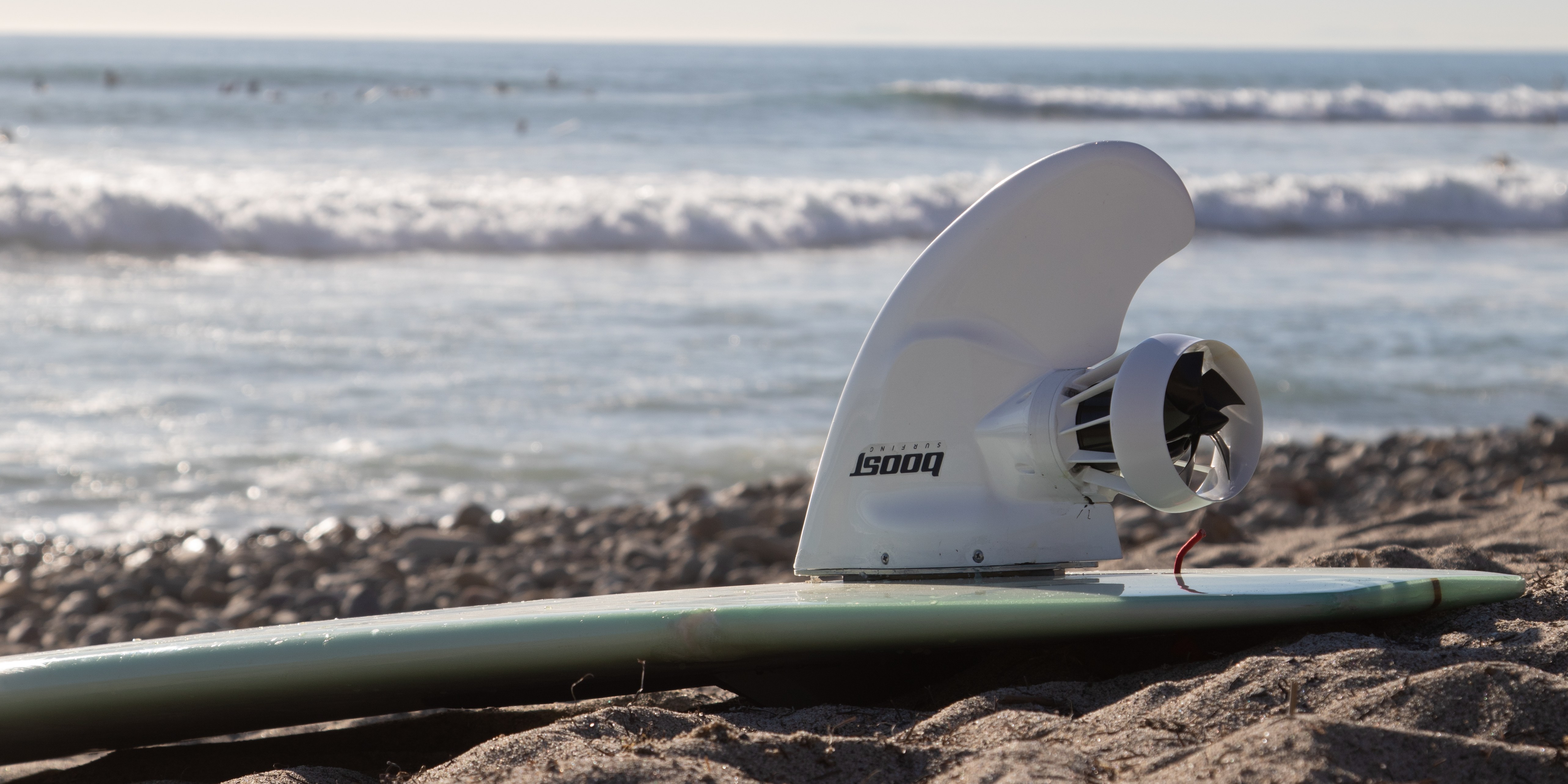 motorized fin for surfboard