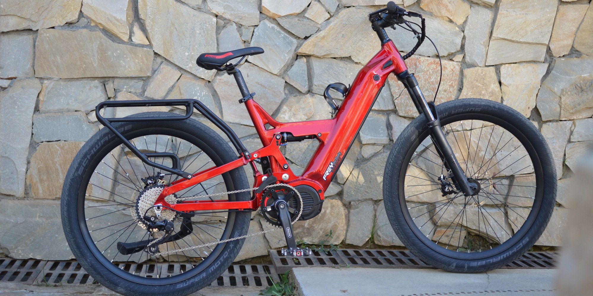 Vooraf Teleurgesteld biologie Review: 1.5 kW FREY CC full suspension electric commuter bike | Electrek