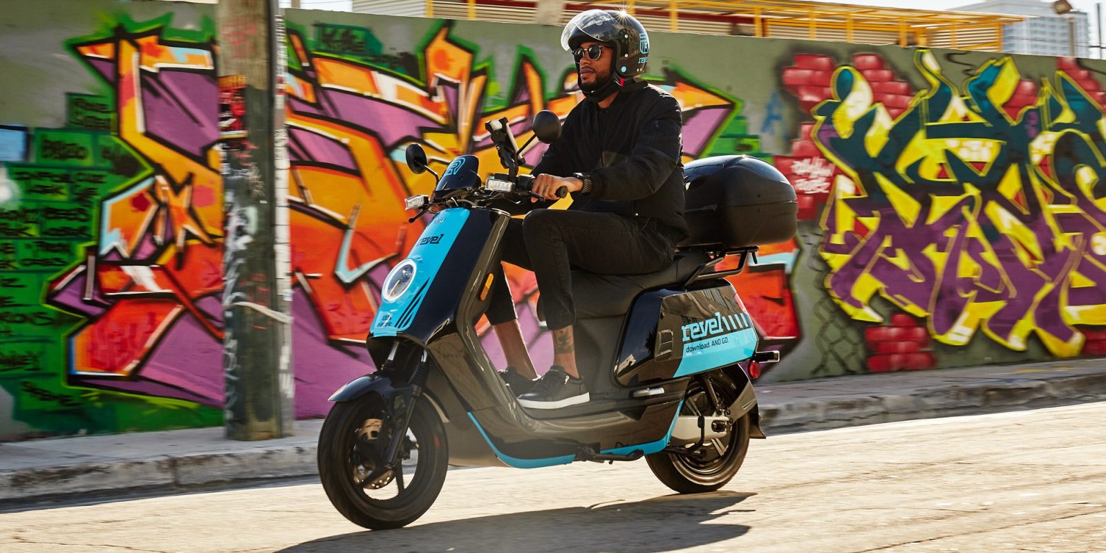 Oakland CA now has Revel's 30 MPH shared electric mopeds