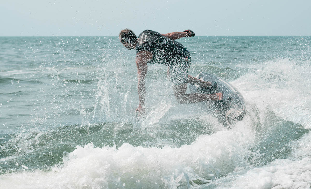 Awake's new 35 mph electric surfboard flies over the water with a 15 hp motor Electrek