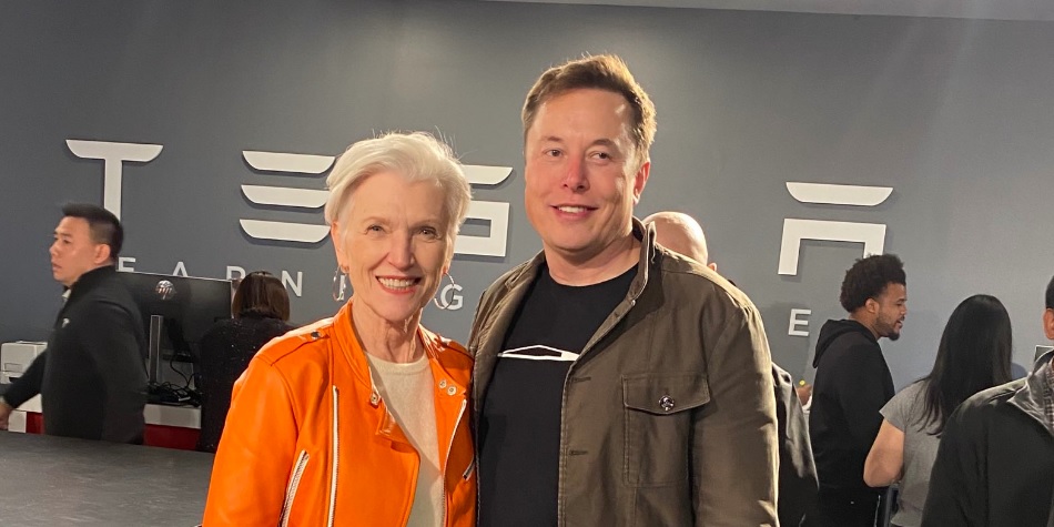 Elon Musk Delivers New Year S Teslas With Help From His Mom Electrek