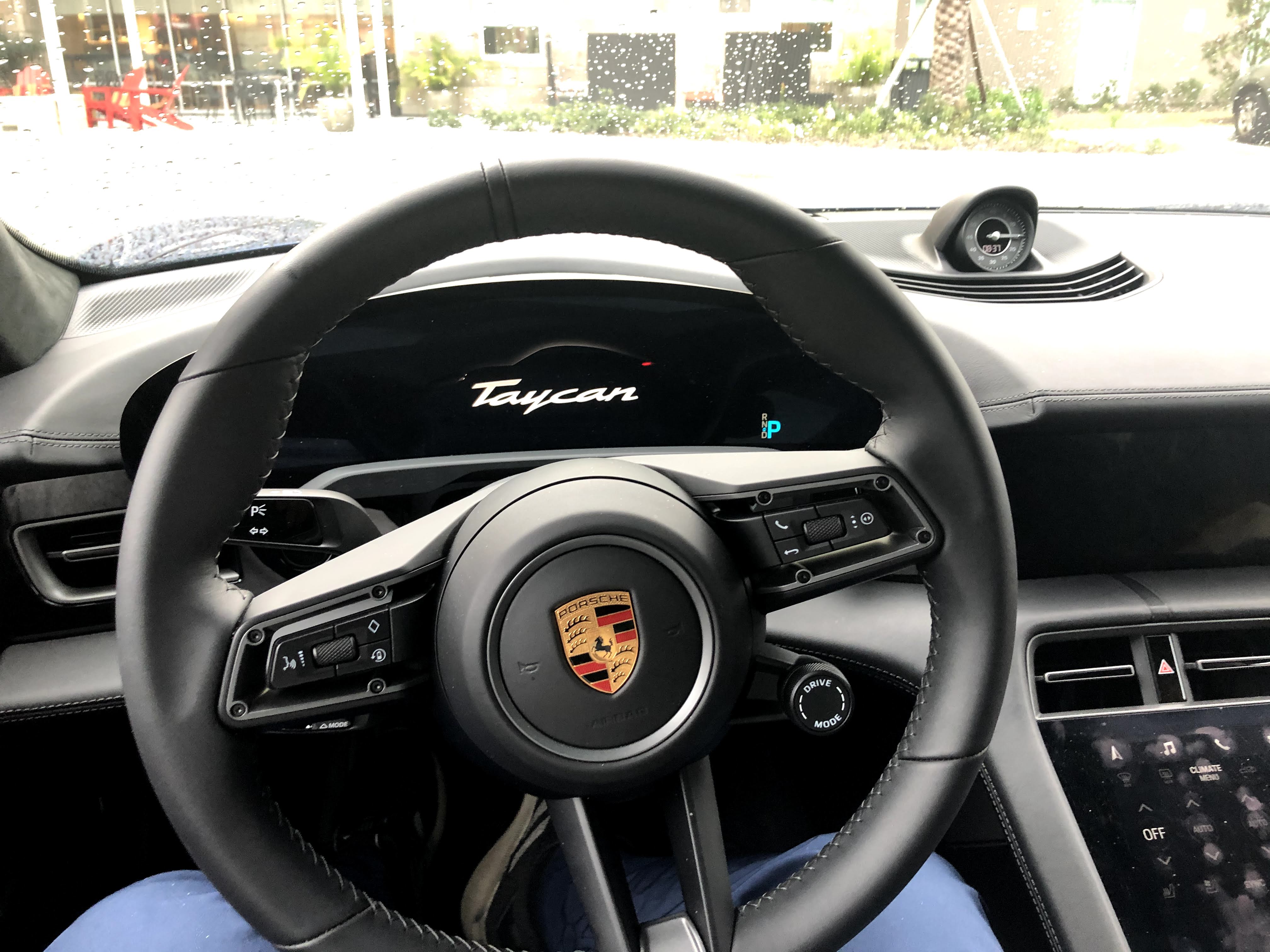 Porsche-Taycan-interior.jpg