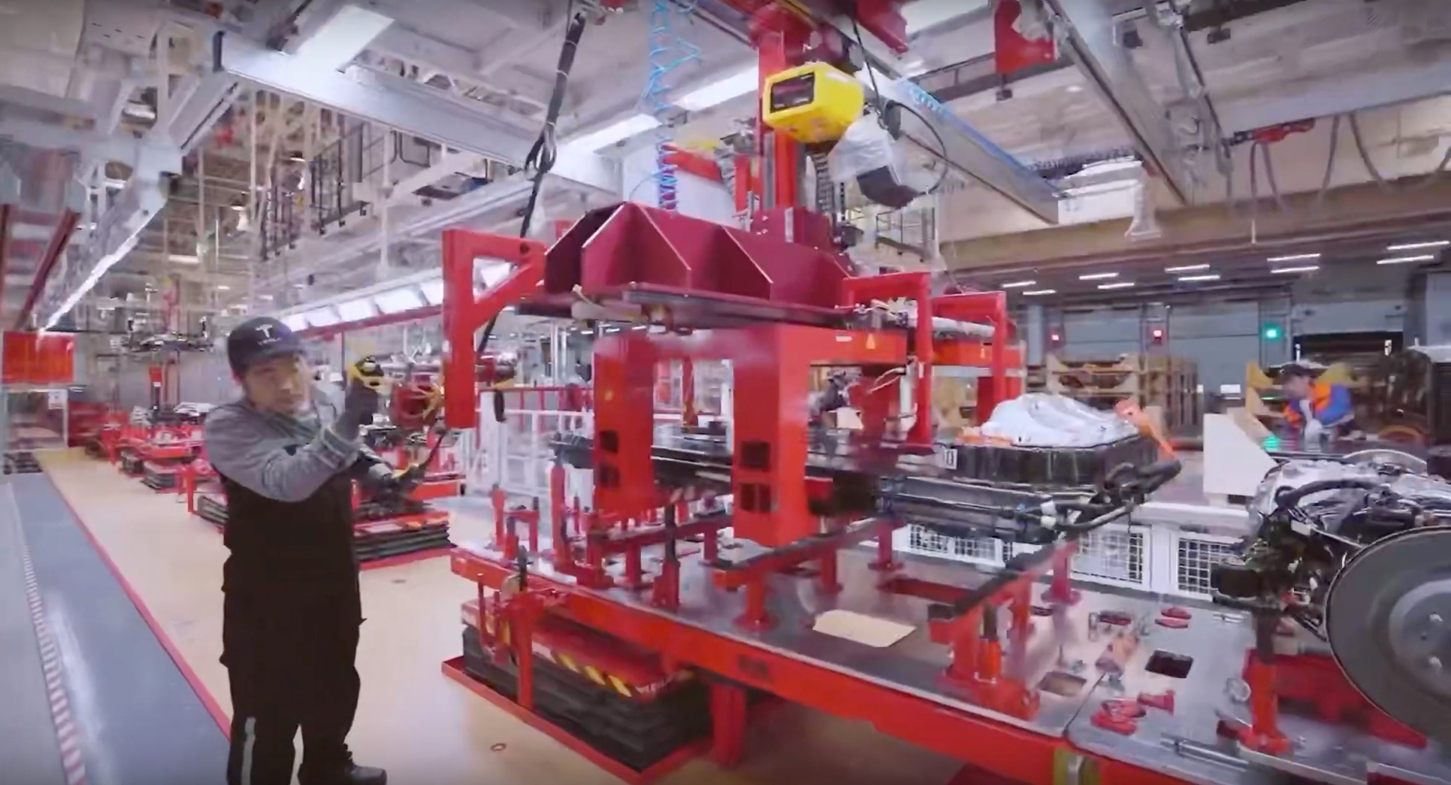 Sneak Peek Inside Tesla Gigafactory 3 In Official Video Electrek Sneak Peek Inside Tesla Gigafactory 3 In Official Video Electrek