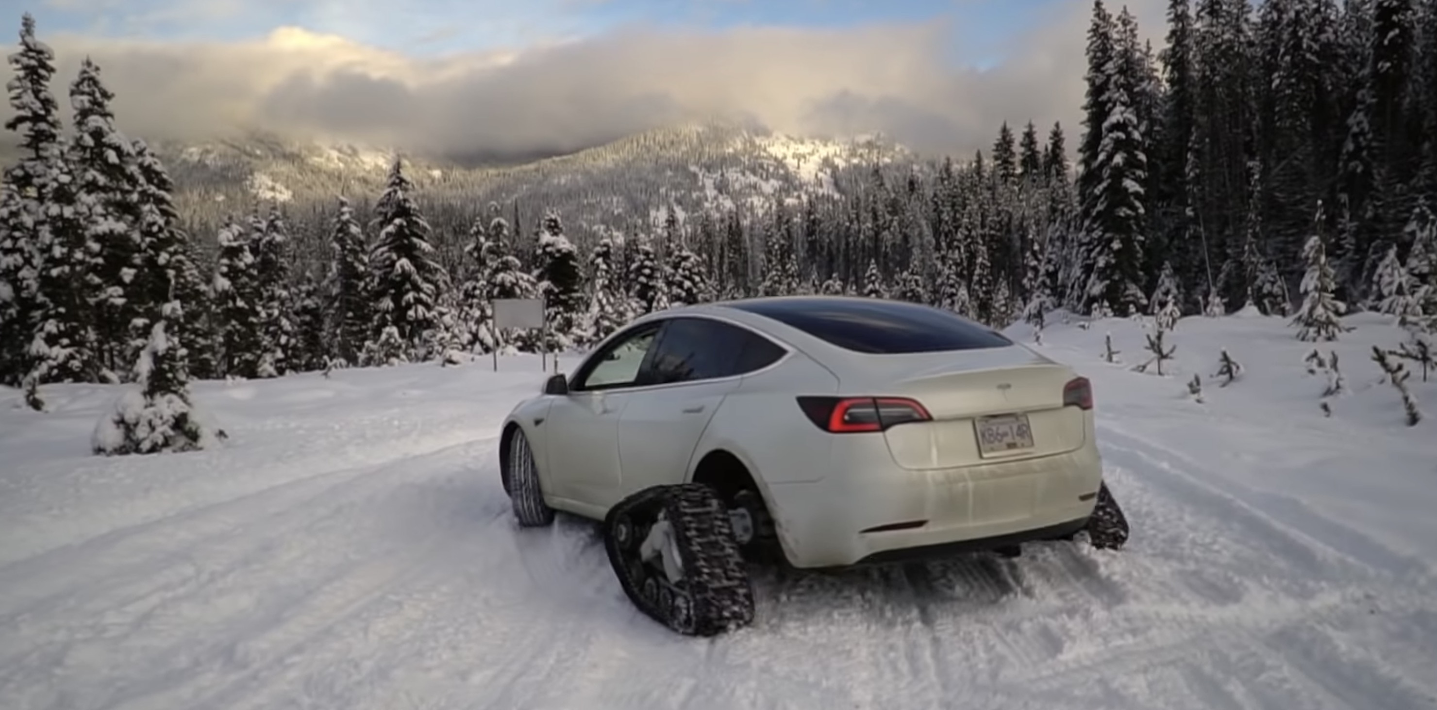 Model 3 store rwd snow