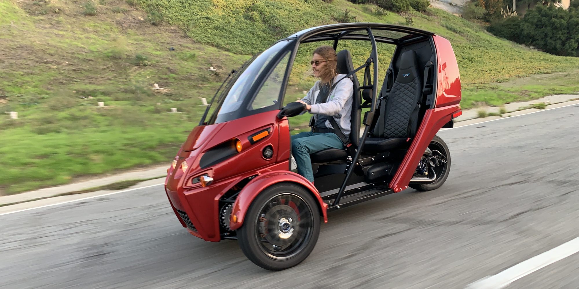 photo of Arcimoto’s 3-wheeled electric fun-mobile is headed for mass production, residential delivery image