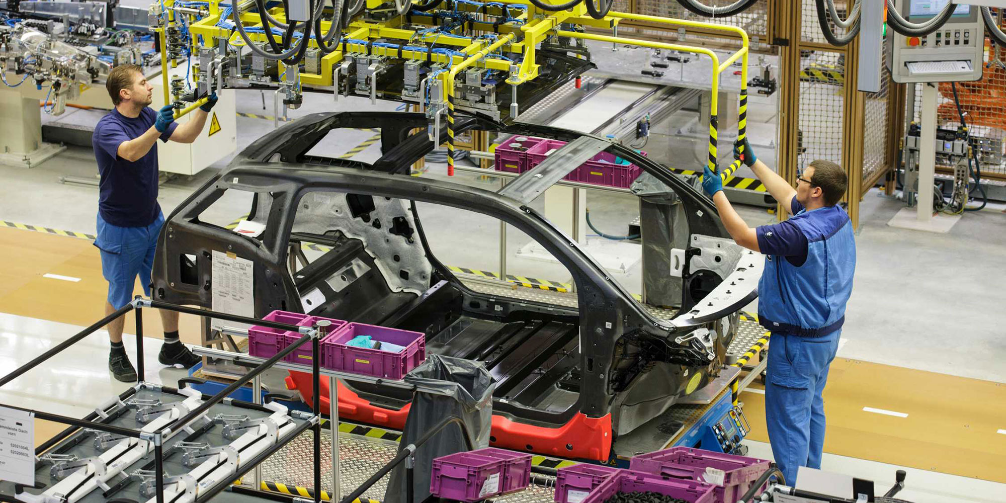 Bmw And Mercedes Benz Take Opposing Views On Flexible Ev Manufacturing Electrek