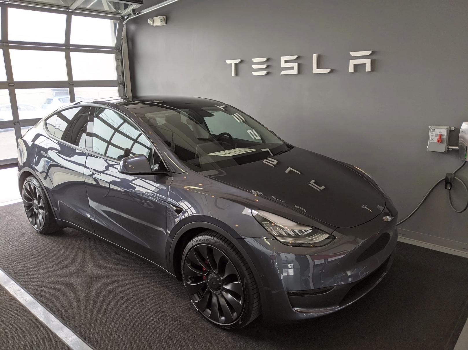 Download Tesla officially starts Model Y deliveries - Electrek