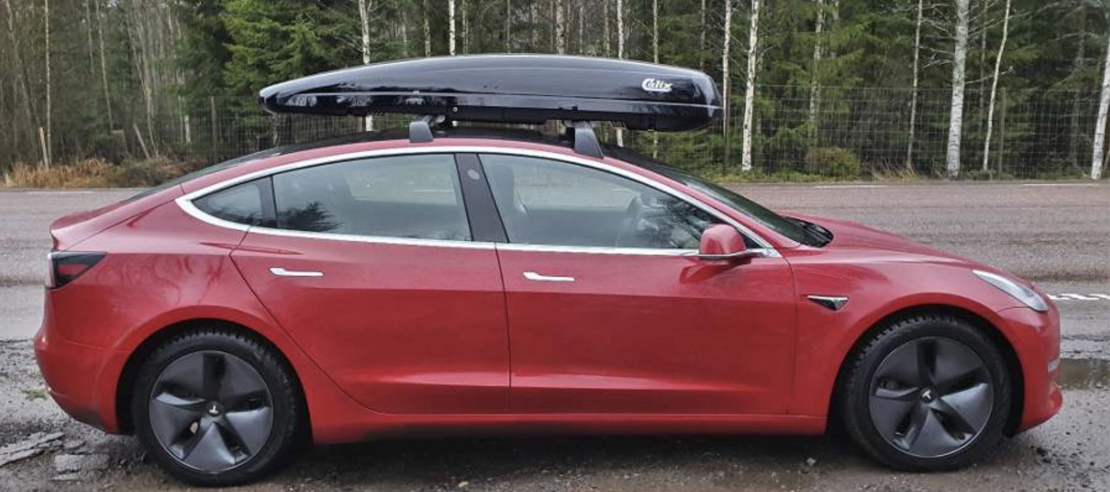 Aanvulling Papa conversie Tesla Model 3 with roof-rack box gets much better range if you flip box  around | Electrek