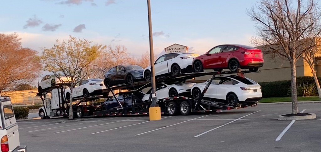 Tesla starts shipping Model Y truckloads out of the factory - Electrek