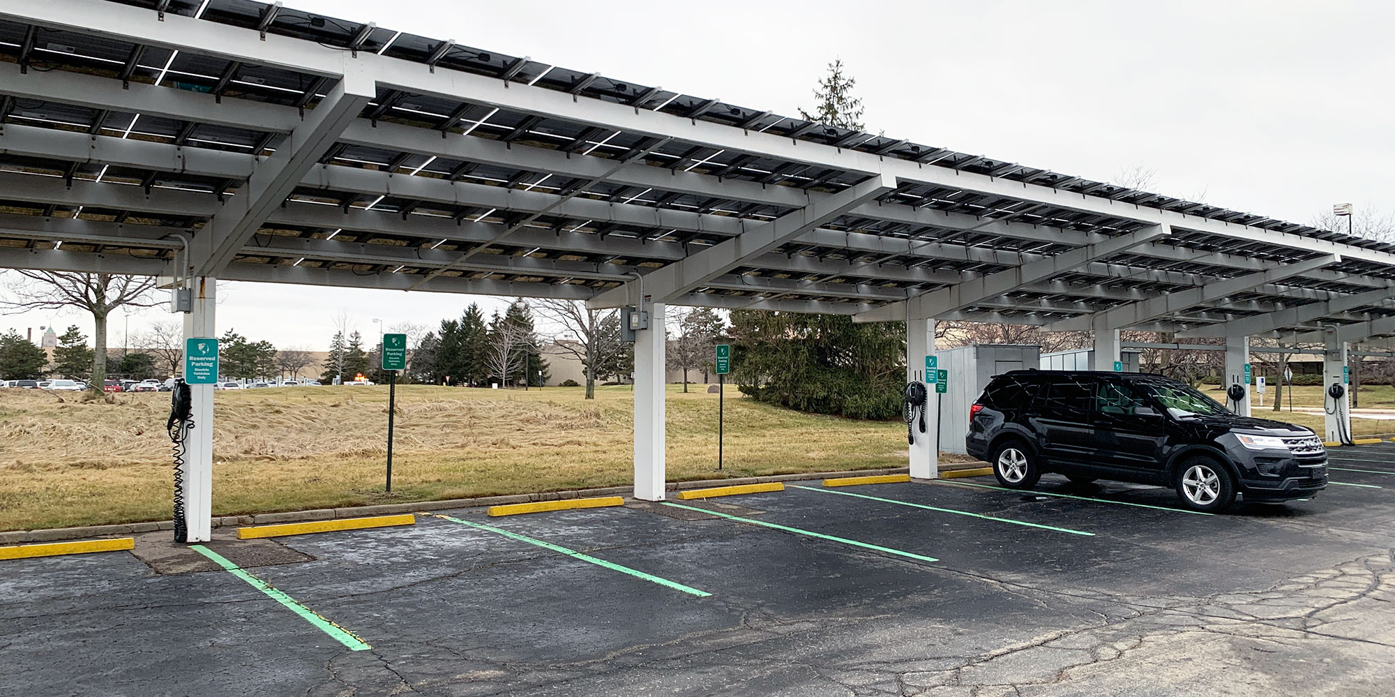 GM will add 3,500 free EV charging stations for its employees Electrek