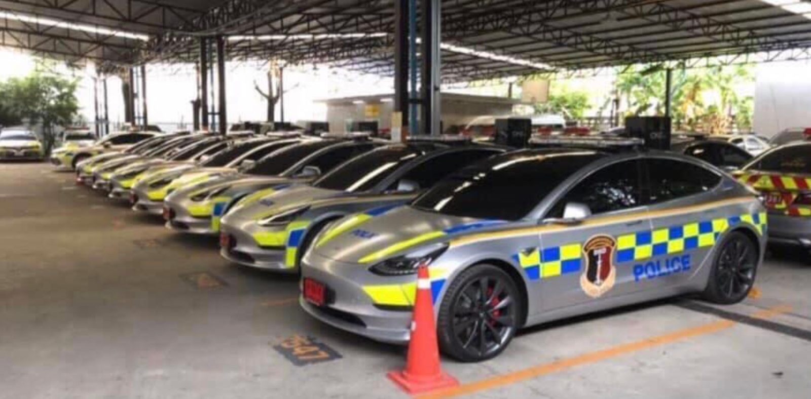 Tesla Model 3 police thailand