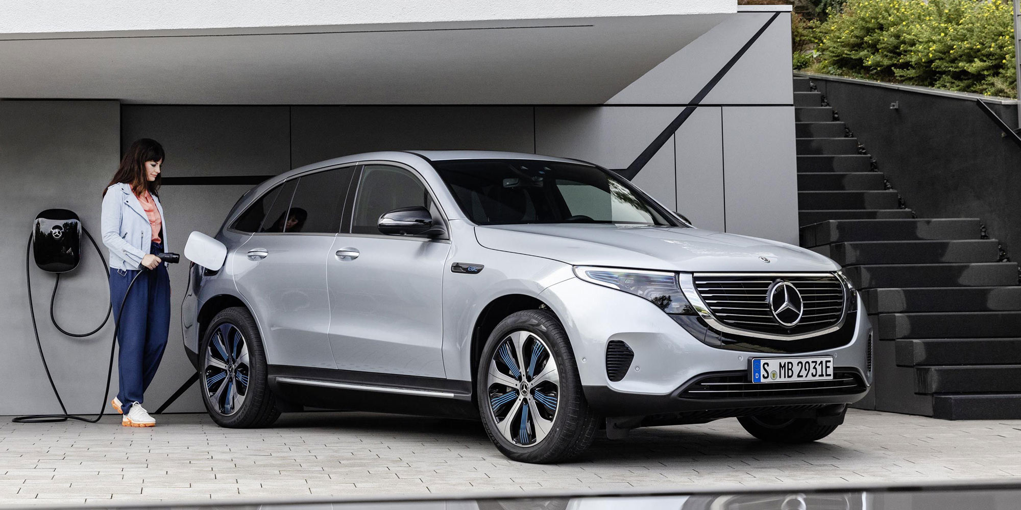 Mercedes Benz Introduces Ev Insurance Coverage To Include Charging Stations Electrek