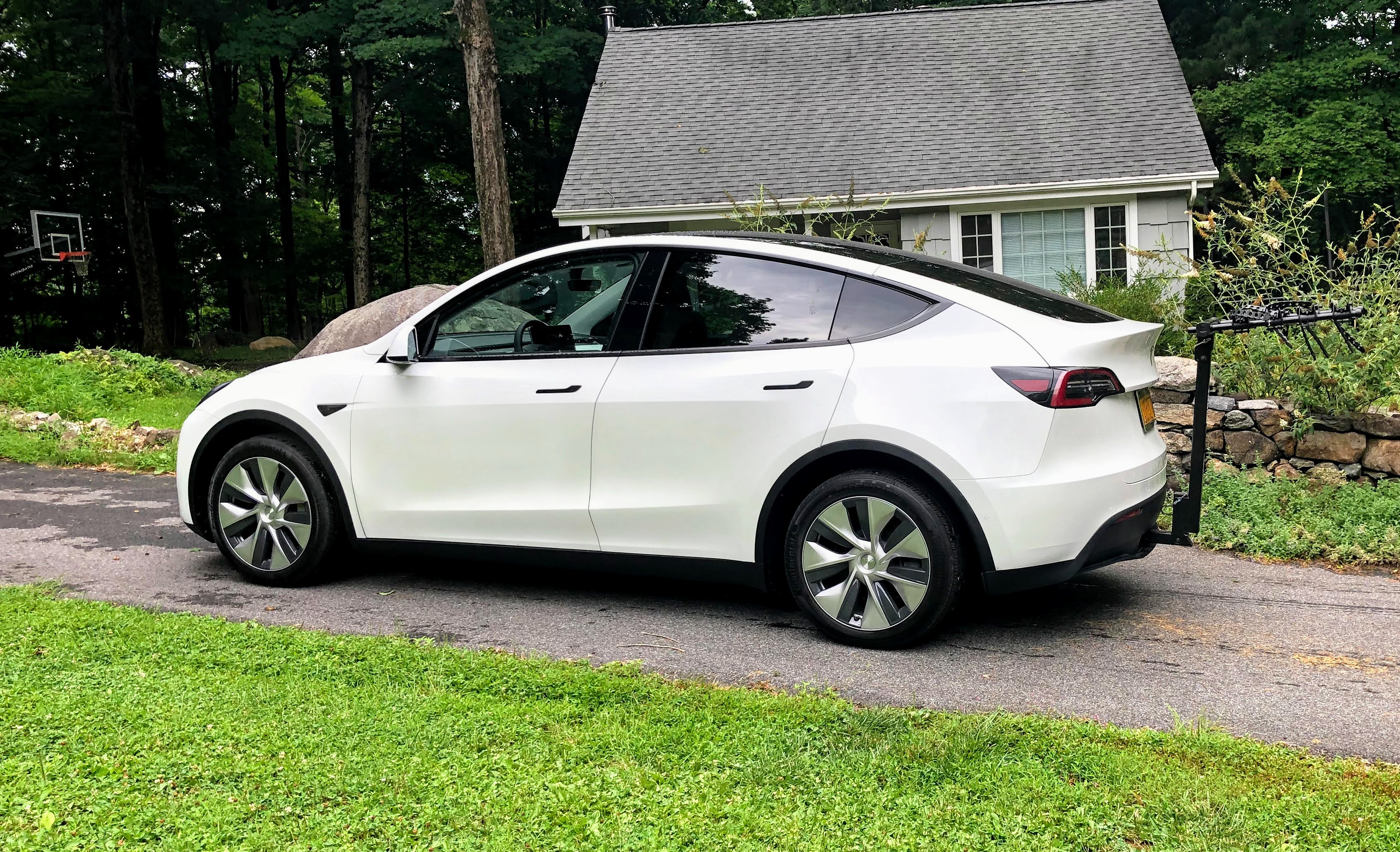 Tesla Model Y diary day 3: Installing a $320 tow hitch