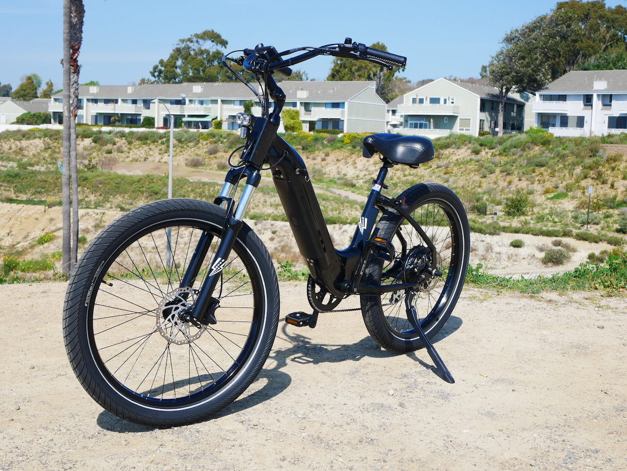 Model R electric bike is a madeinAmerica cruiser for the beach or city