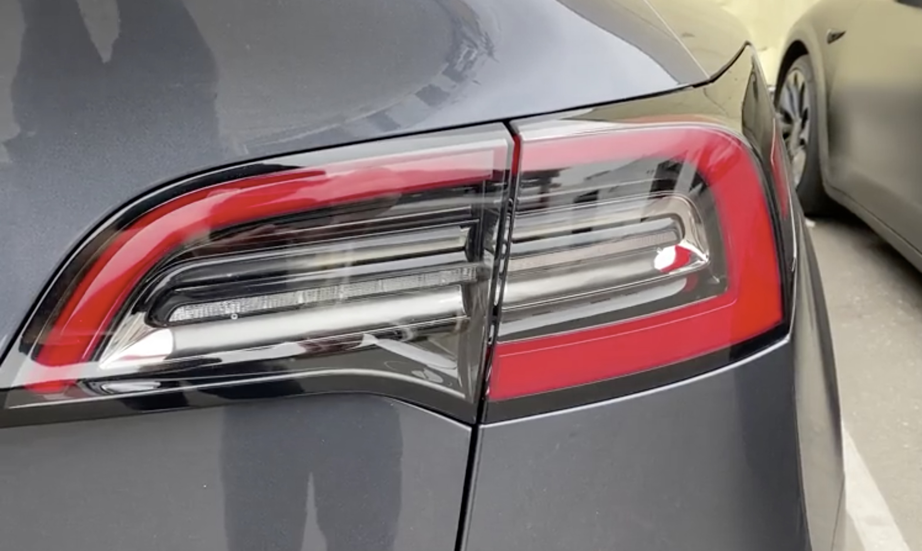 Tesla changes Model Y's taillight design Electrek