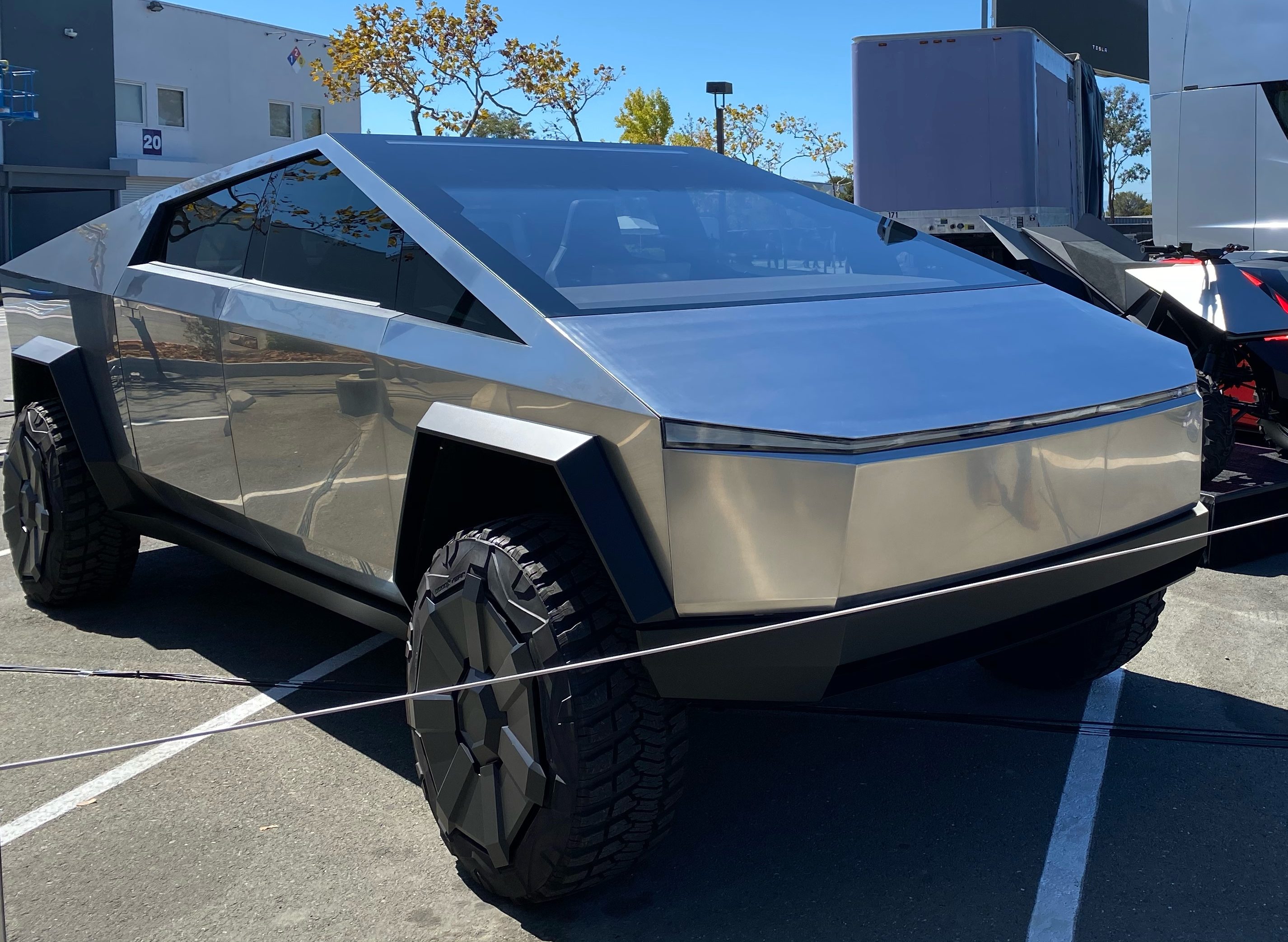 Tesla brings Roadster, Cybertruck prototypes and more to Battery Day ...