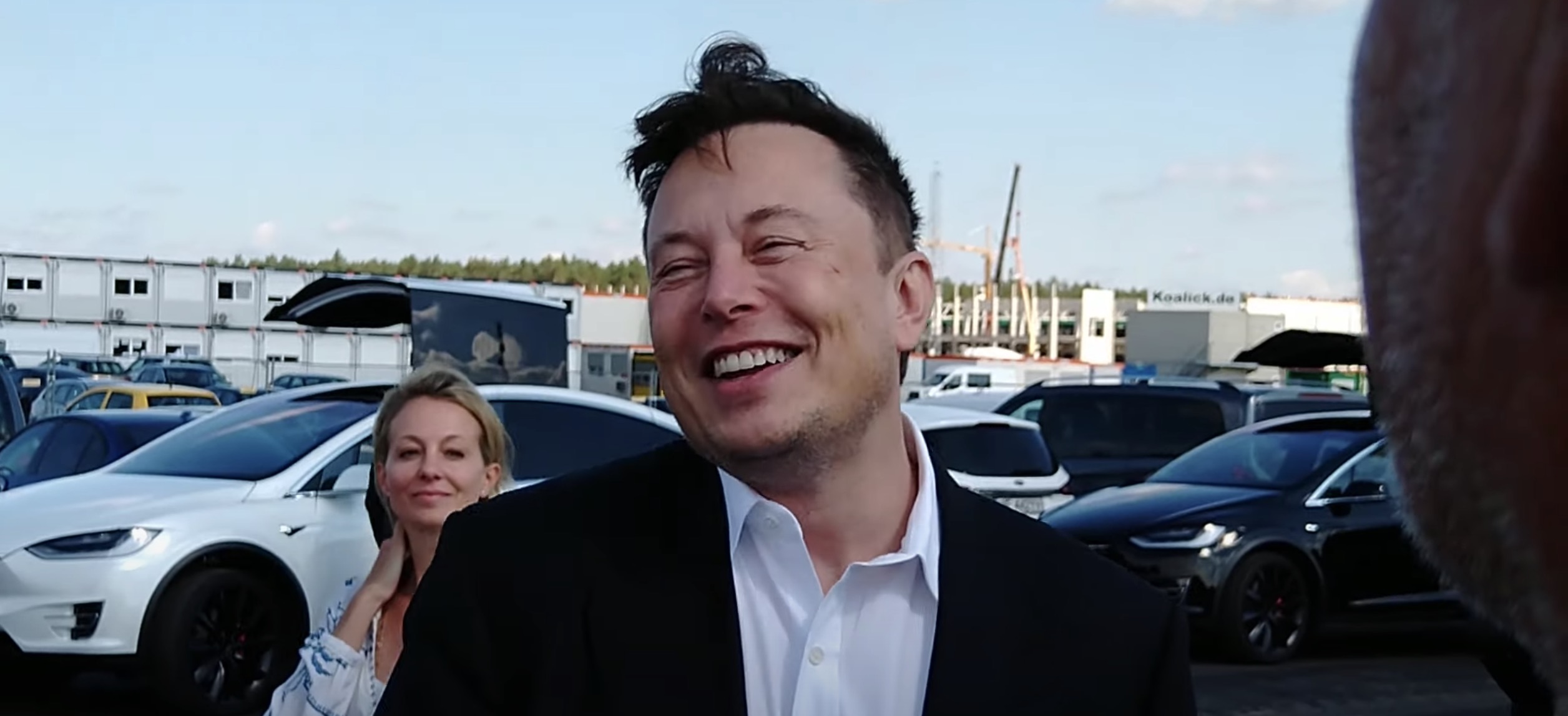 Waterfront fortvivlelse Åben Elon Musk accuses AP reporter of being a lobbyist, sets fans against him on  Twitter over Tesla recall article | Electrek