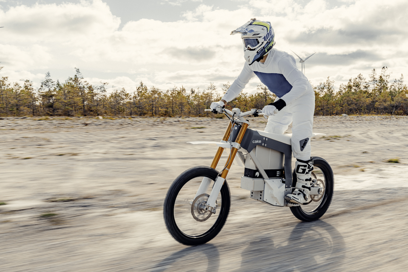 CAKE has two new racing electric dirt bikes, opens emotocross league