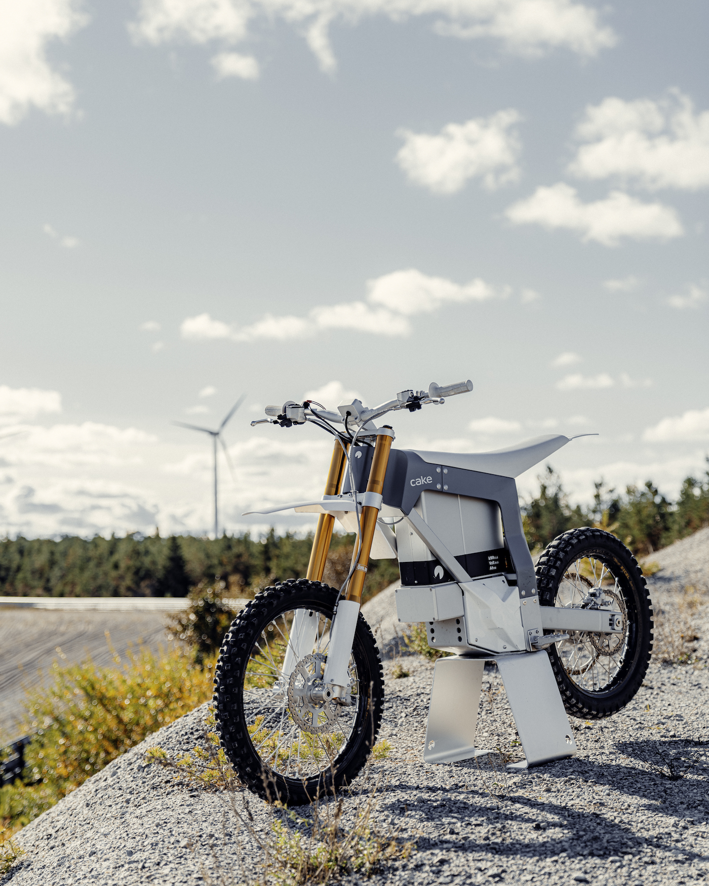 CAKE has two new racing electric dirt bikes, opens emotocross league