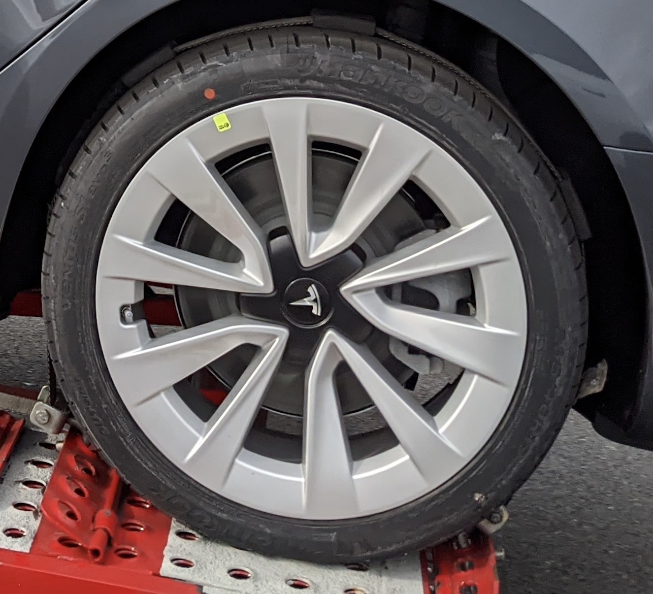 New Tesla Model 3 Wheels spotted! r/teslamotors