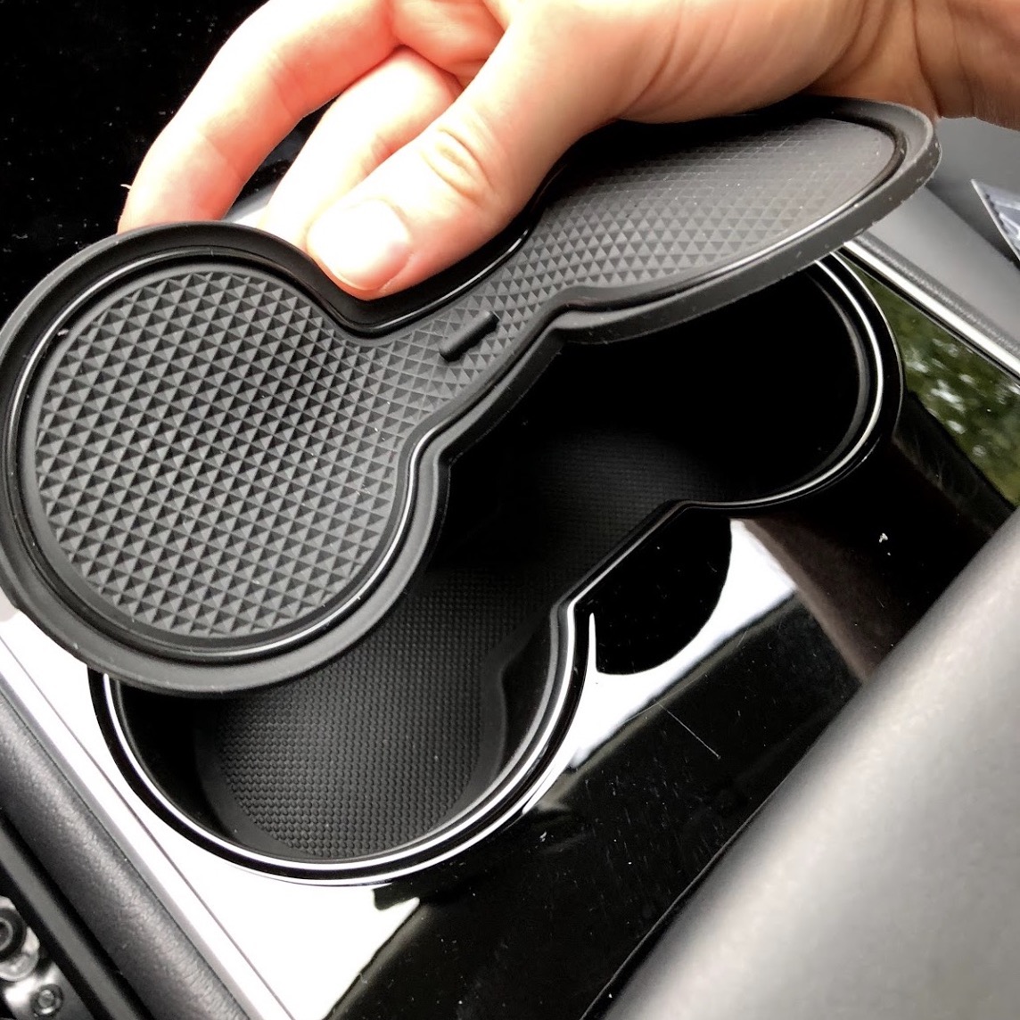 Tesla model y cup holder outlet liner