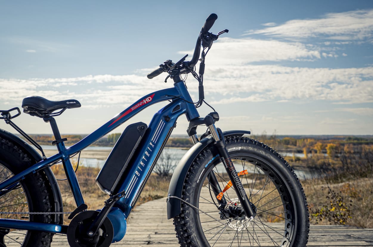 Bixtrix Juggernaut Duo ebikes debut with 160 mile range, 35 MPH speeds