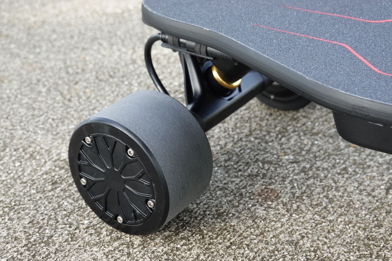 WowGo Knight review: A $429 electric skateboard worth so much more!