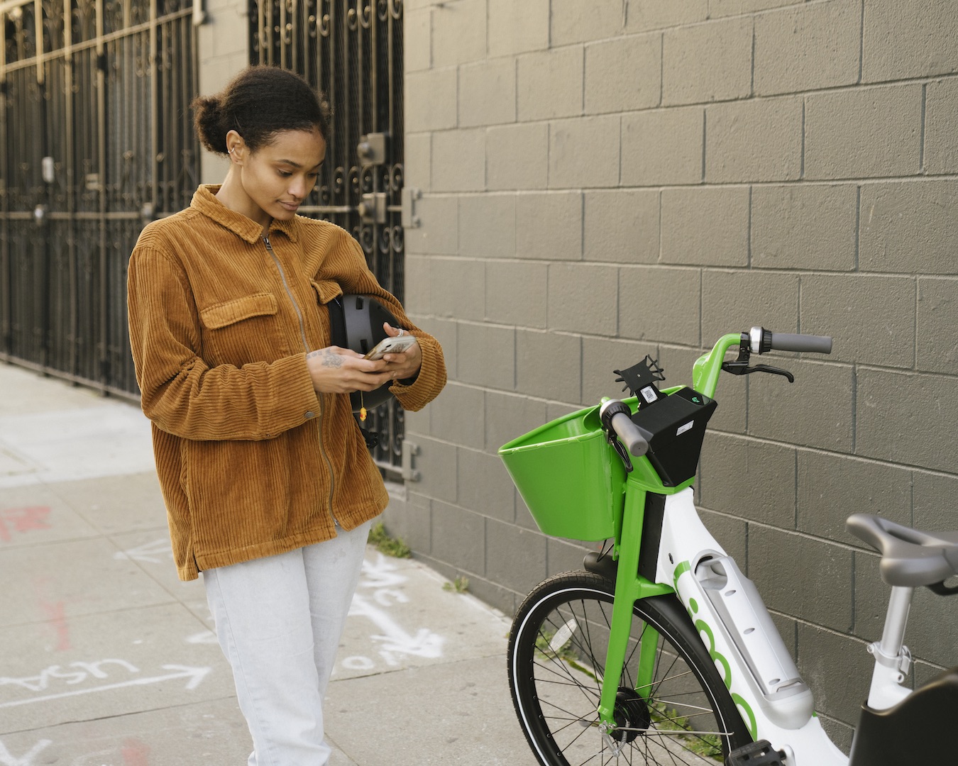 Lime drops new automatic transmission ebikes, buys 50M worth of them