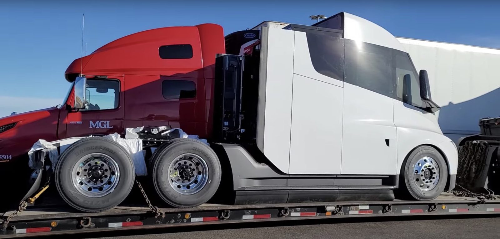 A closer look at Tesla's latest semi electric truck prototype | Electrek