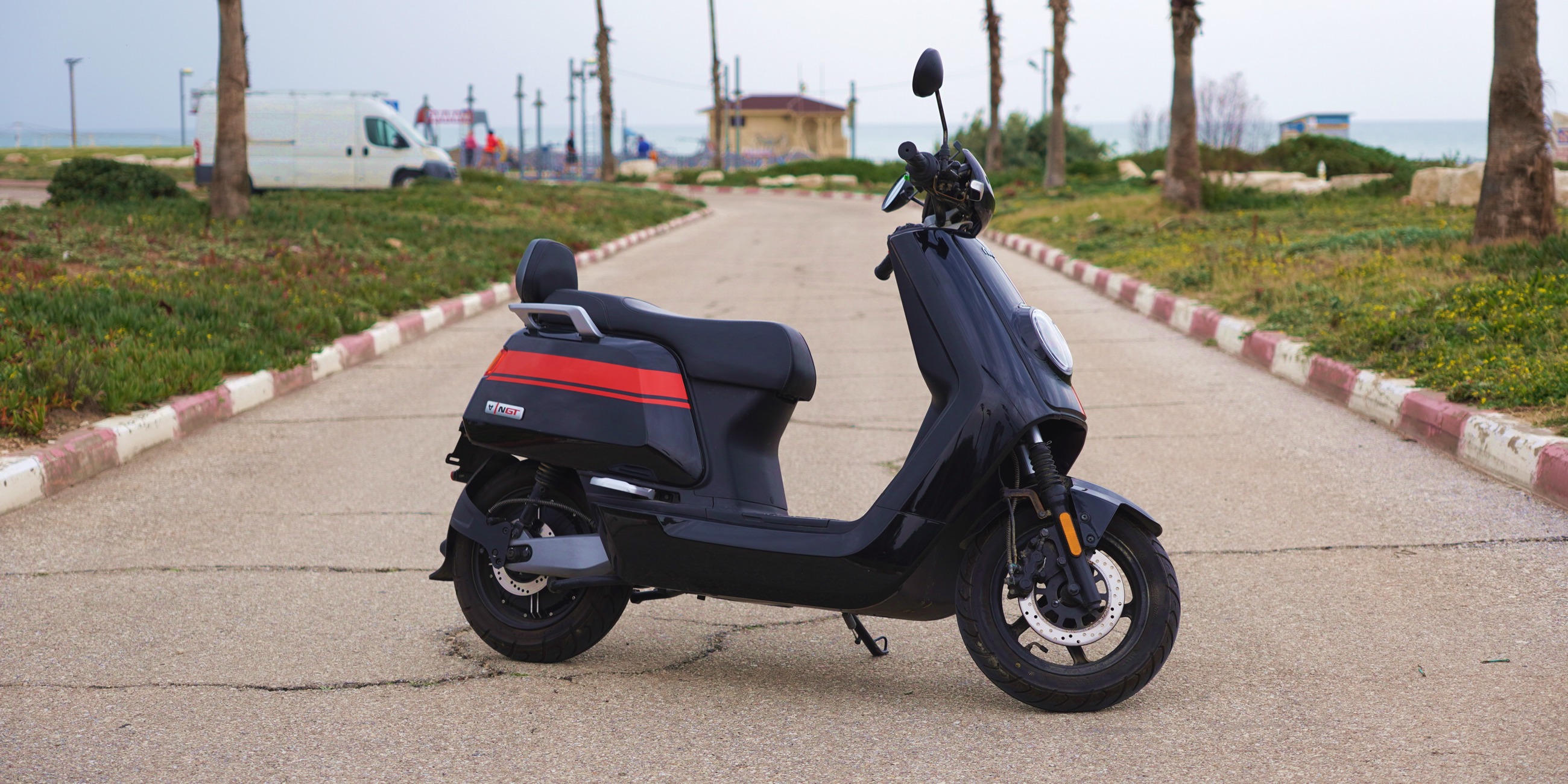 Comprometido de ahora en adelante Economía NIU NGT electric scooter review: Riding fast for over 1,000 km (600 mi)