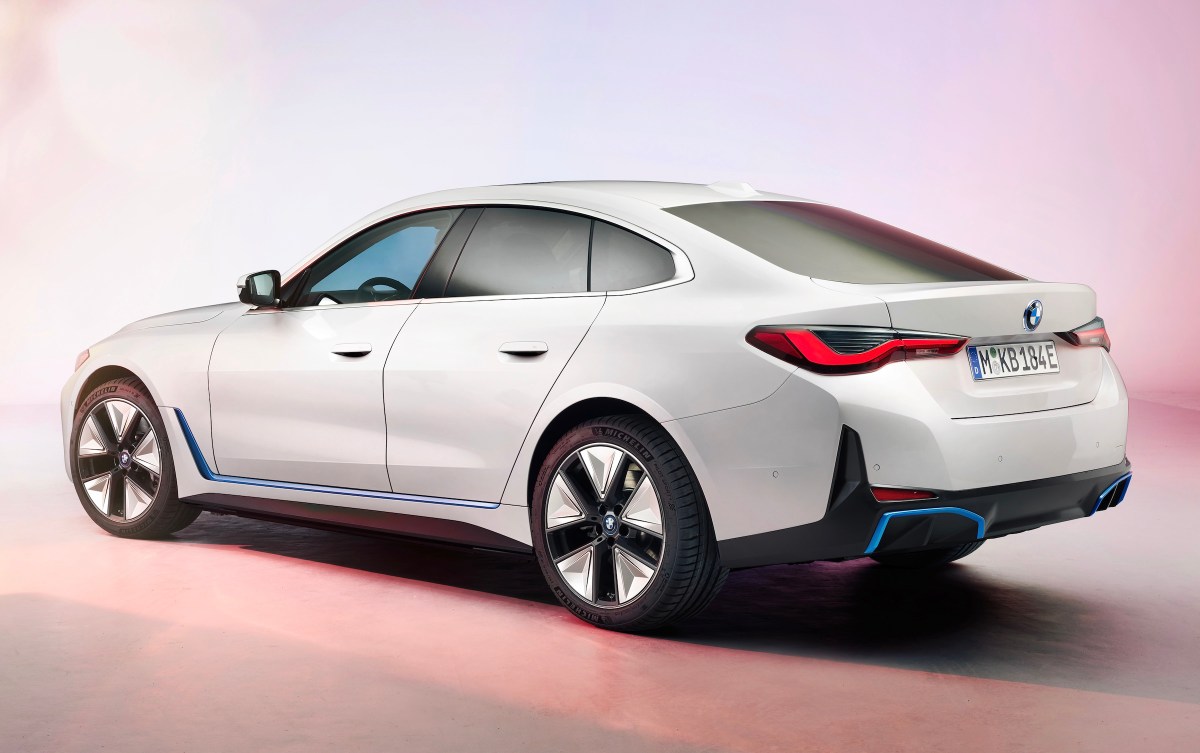 BMW unveils i4 electric sedan with 300 miles of range Electrek