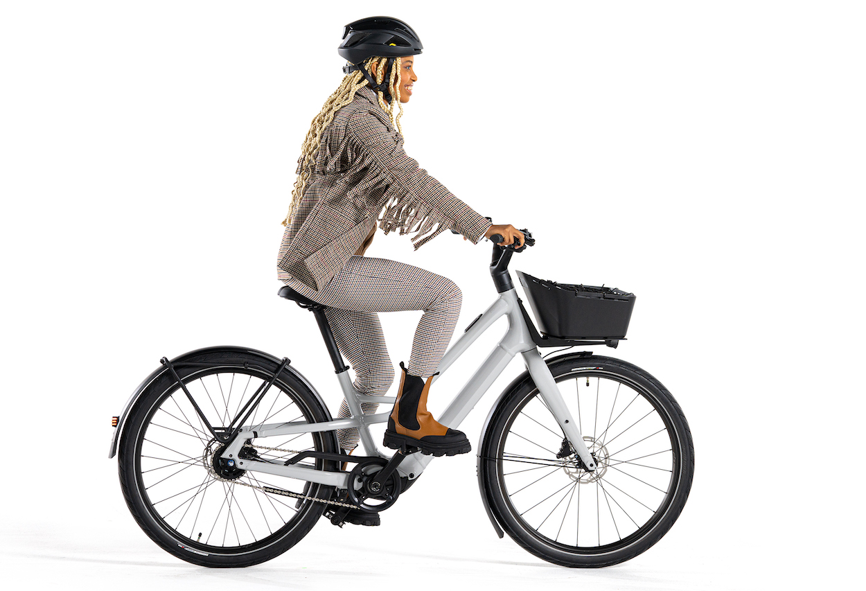 Specialized unveils new lightweight belt drive 28 mph comfort electric bike