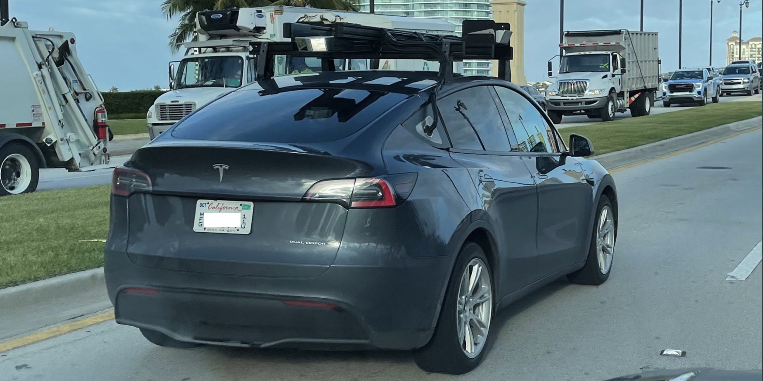 Tesla test vehicle spotted with lidar leads to rumors and confusion | Electrek