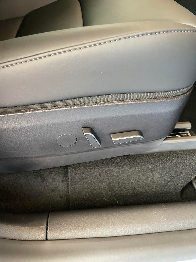 https://electrek.co/wp-content/uploads/sites/3/2021/05/Tesla-MOdel-Y-lumbar-support.jpeg?quality=82&strip=all&w=768