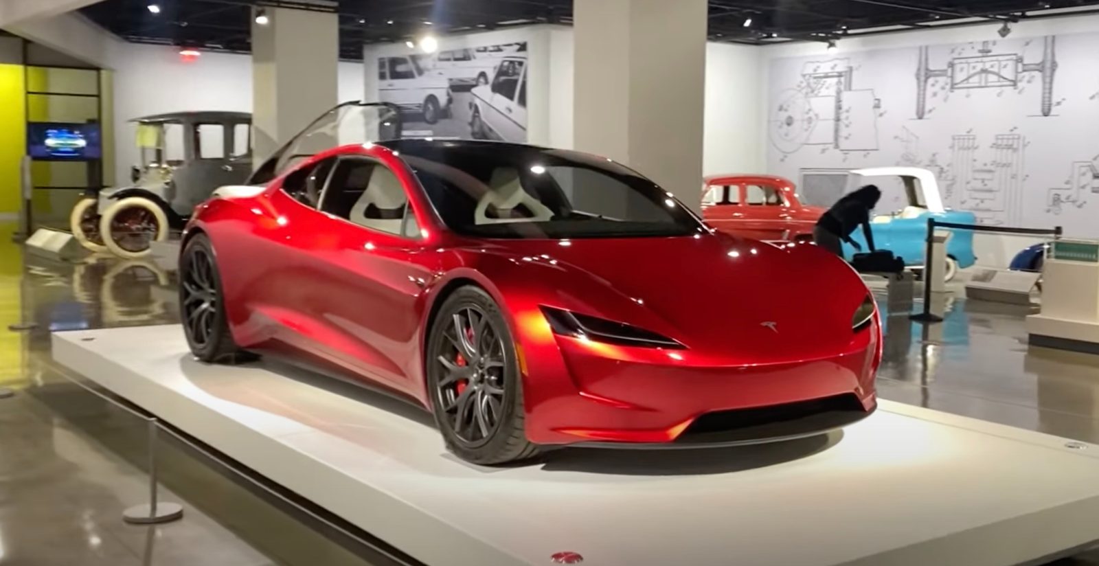 Close look at rare Tesla Roadster outing ahead of production