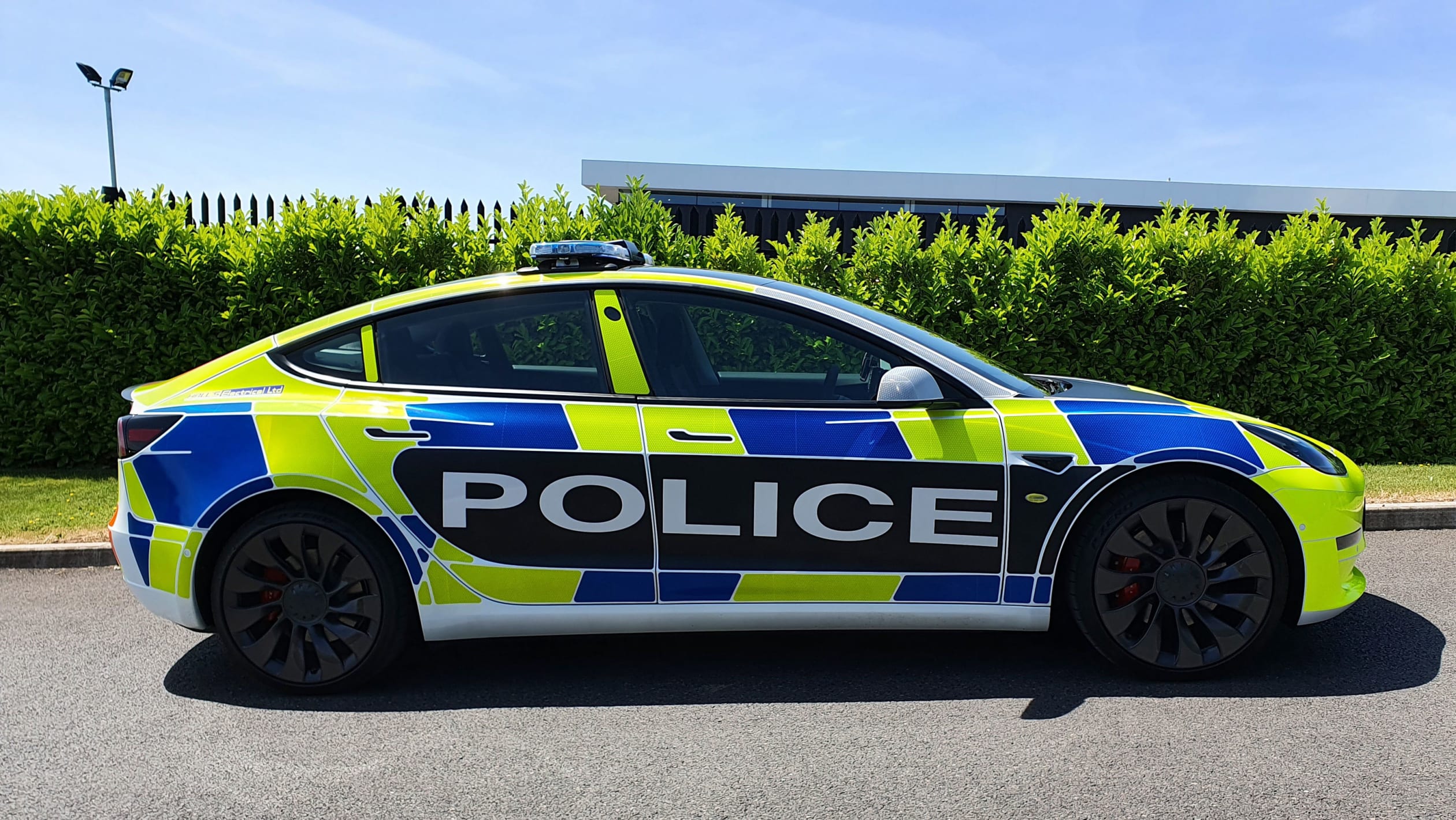 tesla built own model 3 based police car to test uk emergency vehicle market
