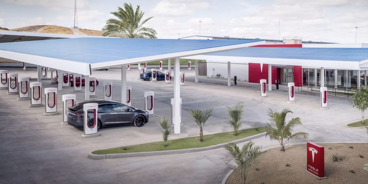 tesla sued over extremely reasonable supercharger idle fees