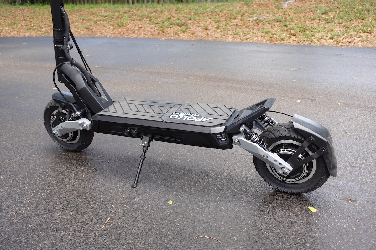 Apollo Phantom review: 40 MPH electric scooter redesigned from scratch
