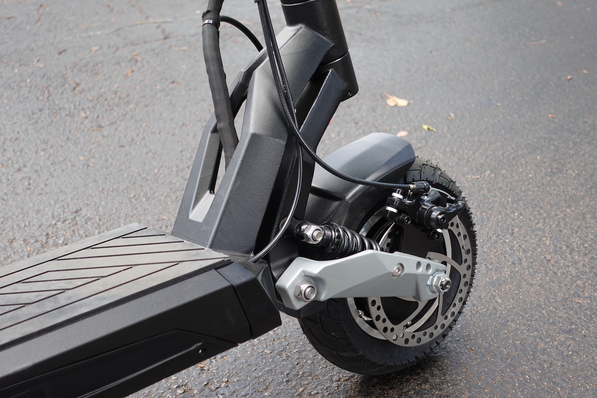 Apollo Phantom review: 40 MPH electric scooter redesigned from scratch