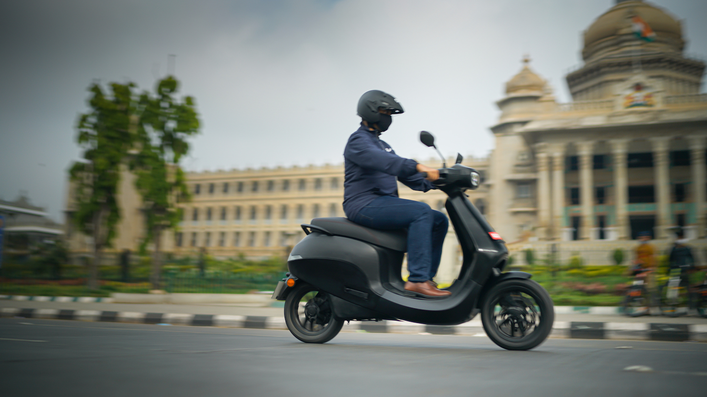 Olas 60 Mph Electric Scooter Gets 100 000 Pre Order Reservations On