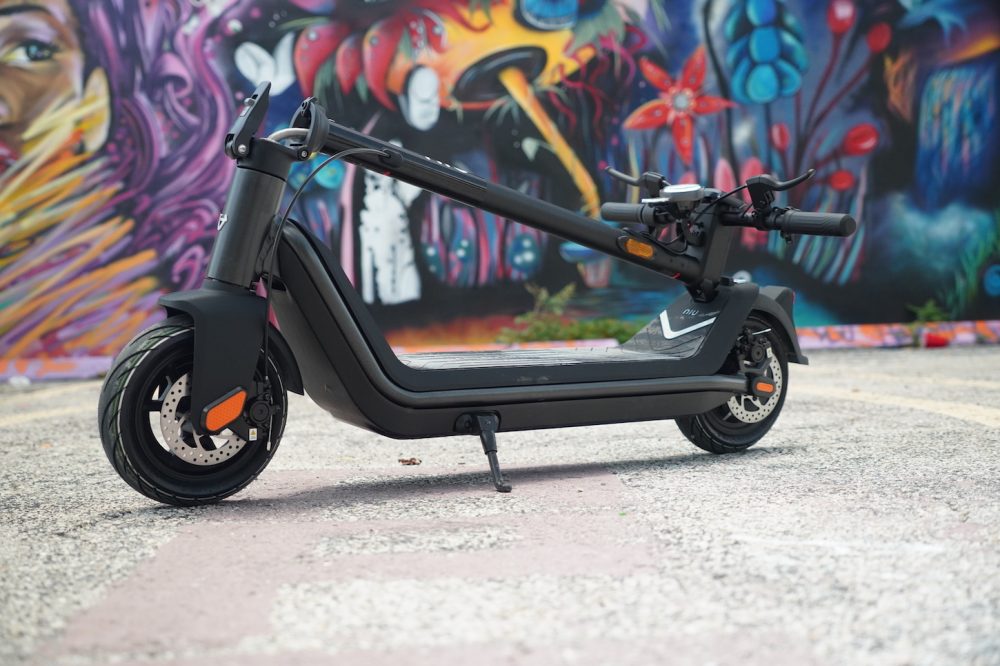 NIU KQi3 Pro and KQi3 Max Electric Scooter Review – Simple and Dependable –  E-scooter reviews