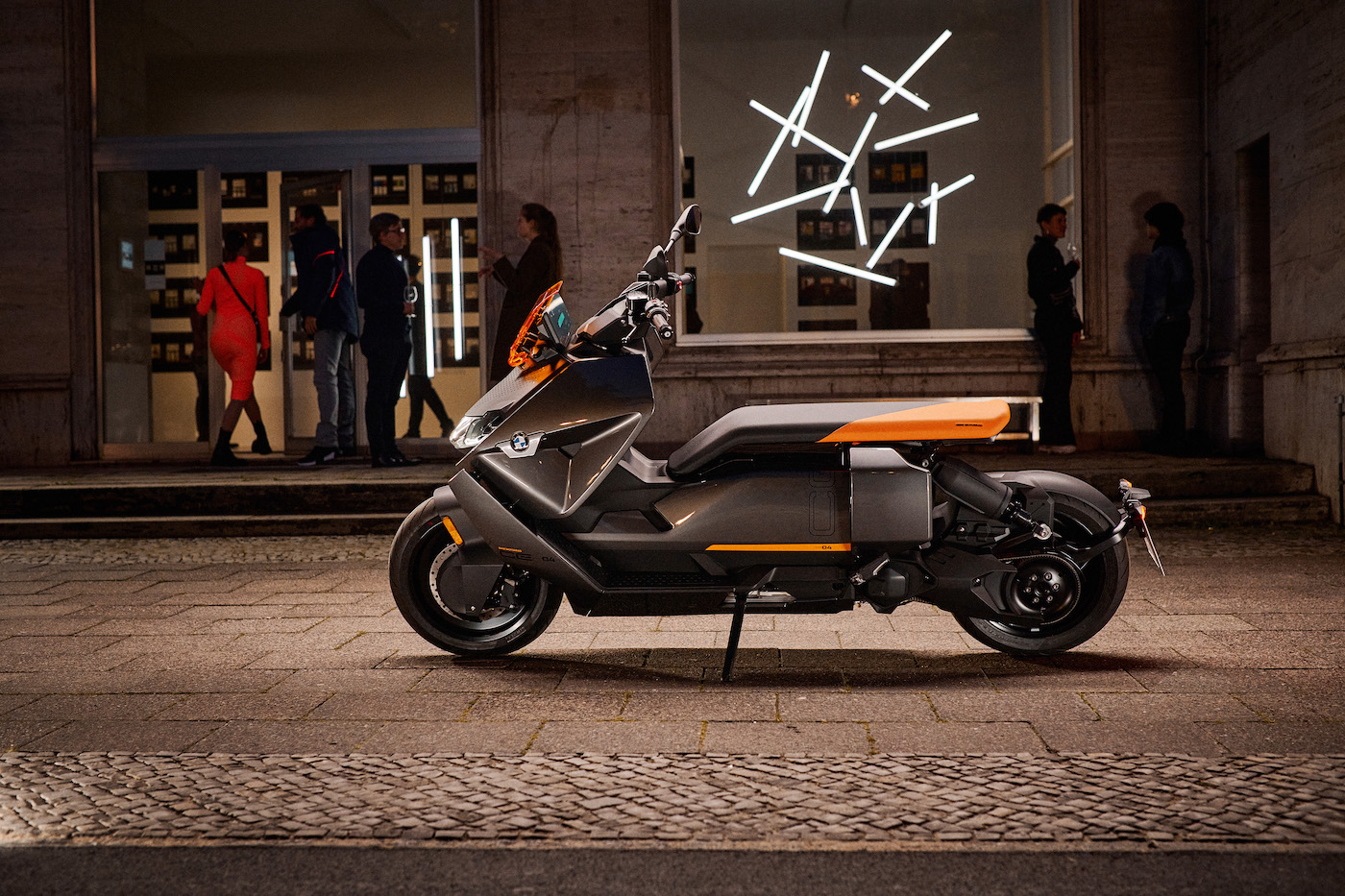 BMW unveils its crazy, futuristic 75 mph electric scooter | Electrek