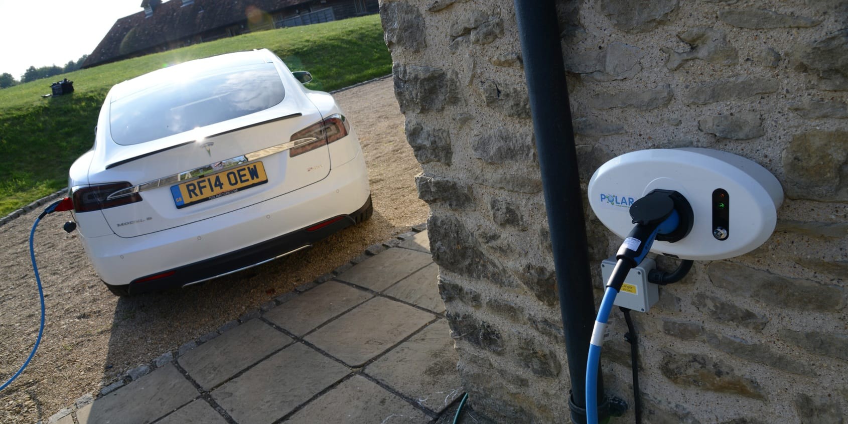 England will be first country to require new homes to include EV chargers  [Update]