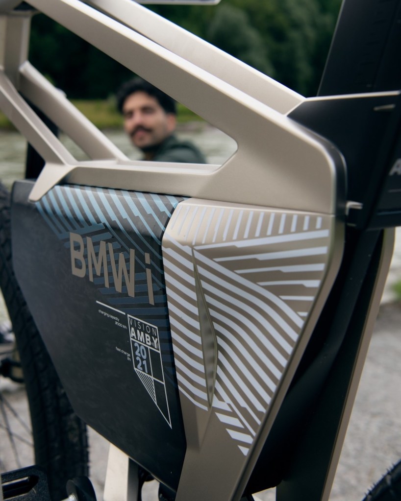 BMW unveils 60 km/h (37 mph) electric bicycle with 300 km (186 mi) range