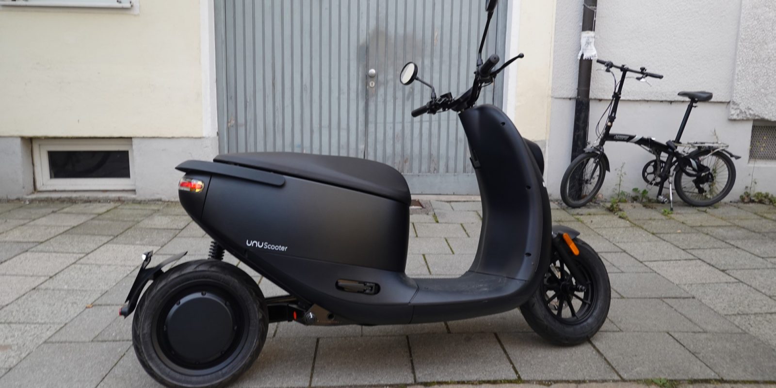 electric scooter review: Electrek's Eurotrip the city scooter!