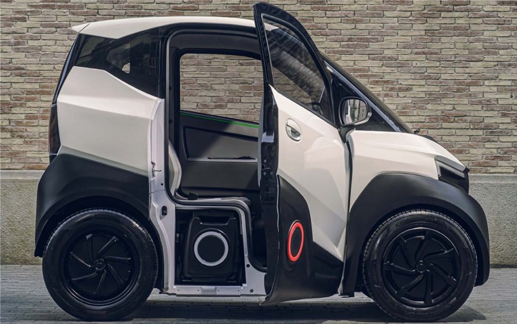 Silence S04 unveiled as small electric car with removable wheeled battery