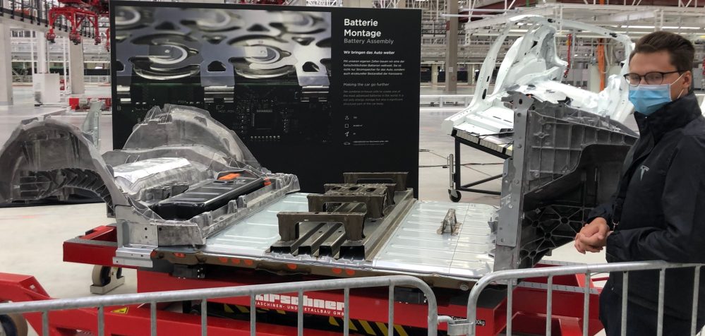 Tesla unveils new structural battery pack with 4680 cells in Gigafactory tour |