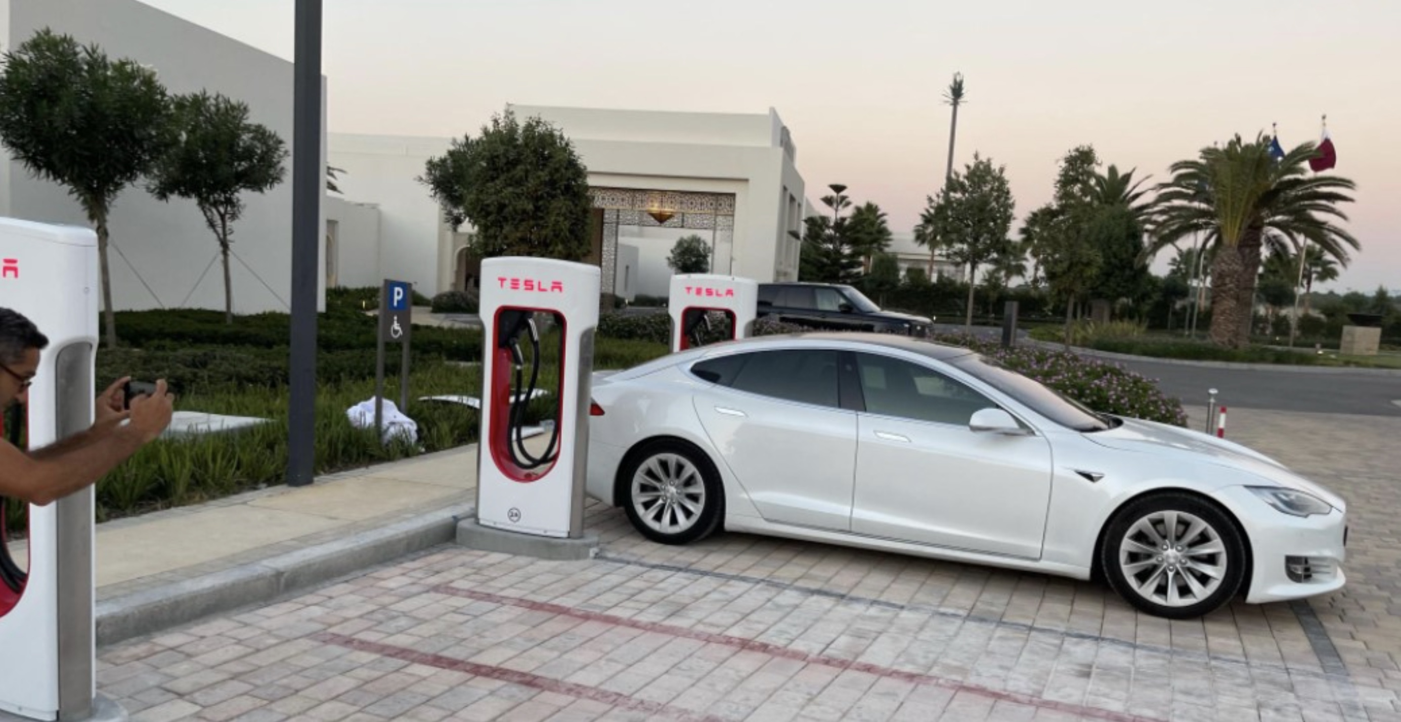 Cost of charging tesla deals at supercharger