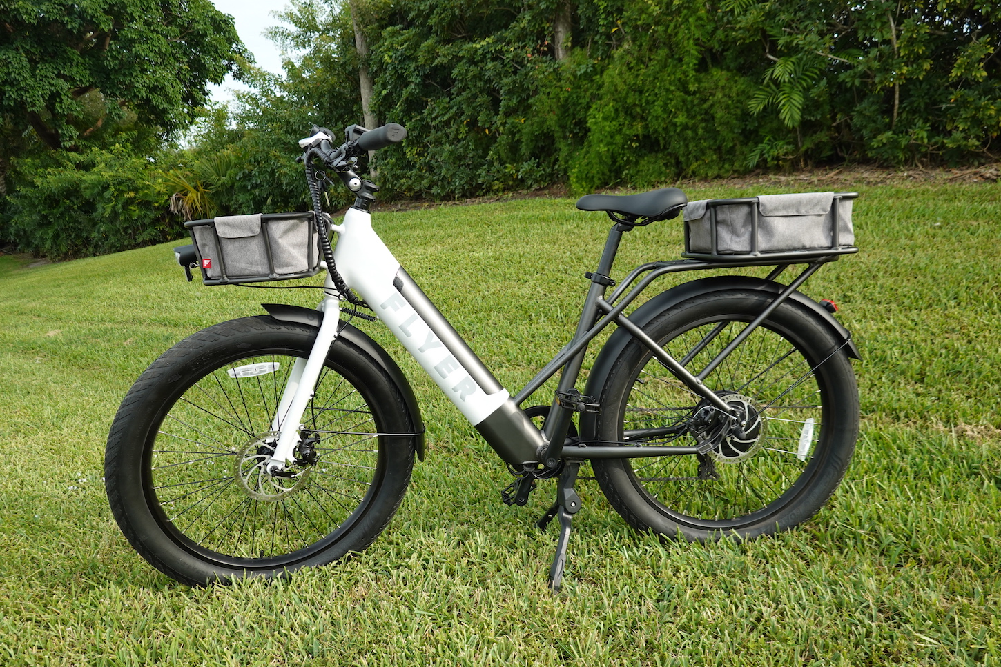 Flyer M880 review: Radio Flyer's electric bikes are as fun as their wagons!