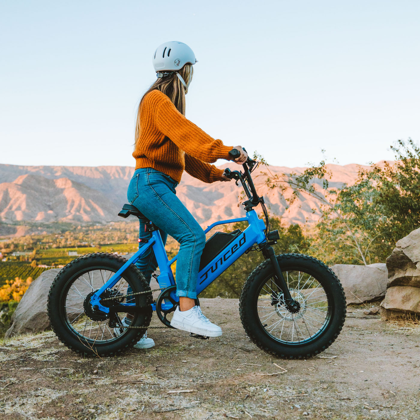Closer look at the 28 MPH Juiced RipRacer 'fun-sized' electric bike